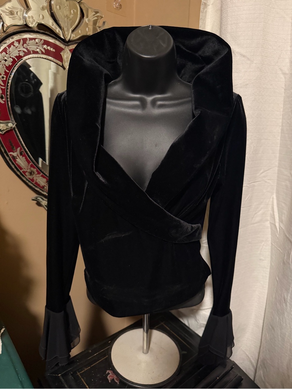 Chetta B Velvette Too Architectural Structured Collar Velvet Evening Top